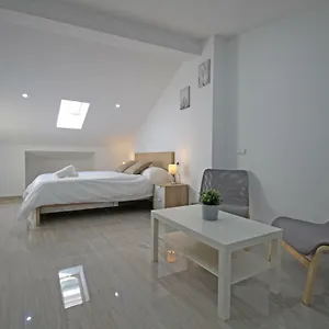 Esparteros 6, Estudios Appartement